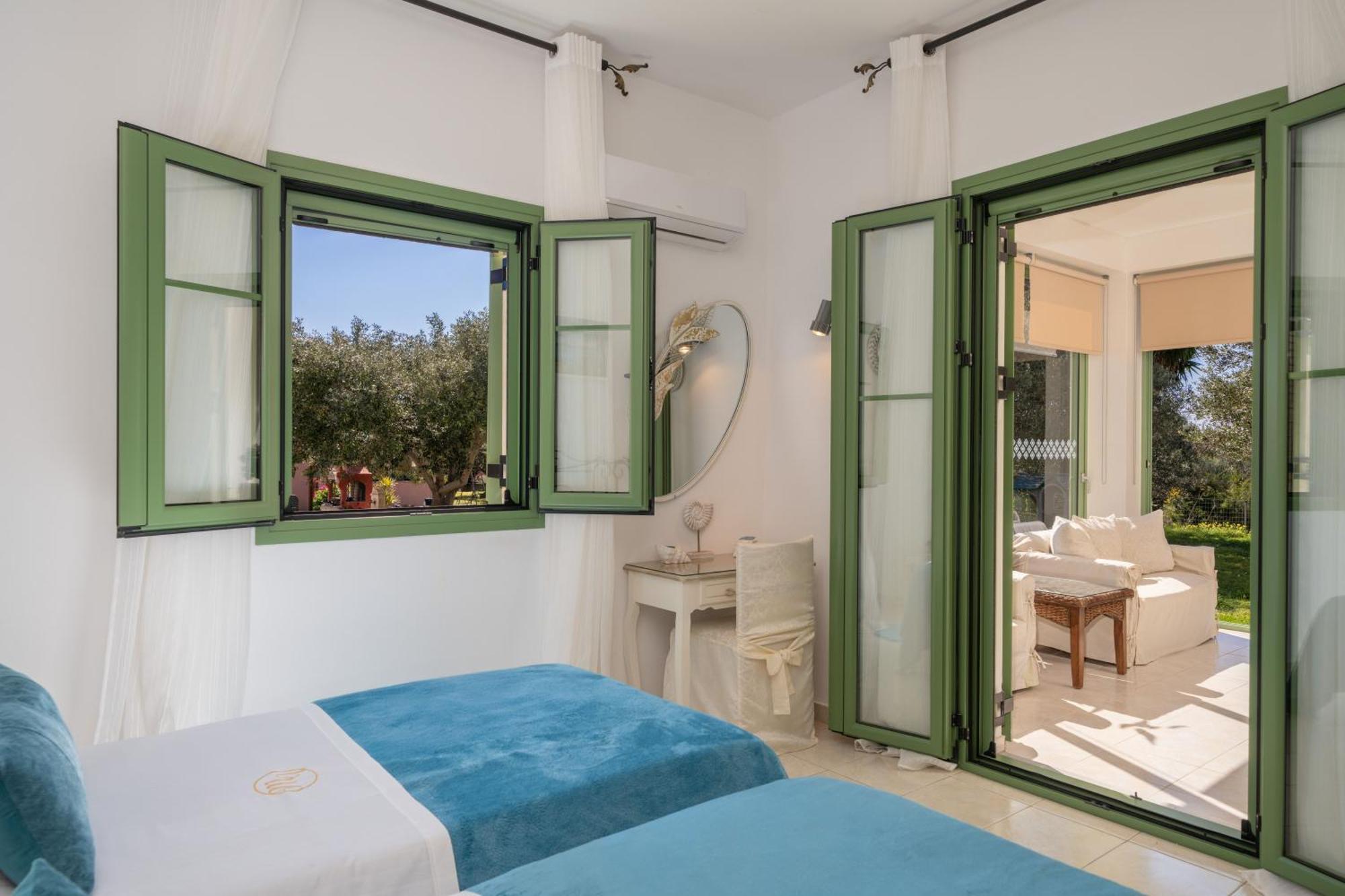 Monambeles Villas Svoronata Exterior photo